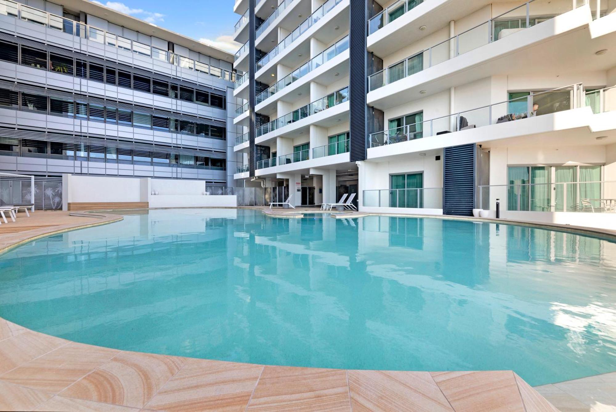Apartment King Balcony At Style Darwin